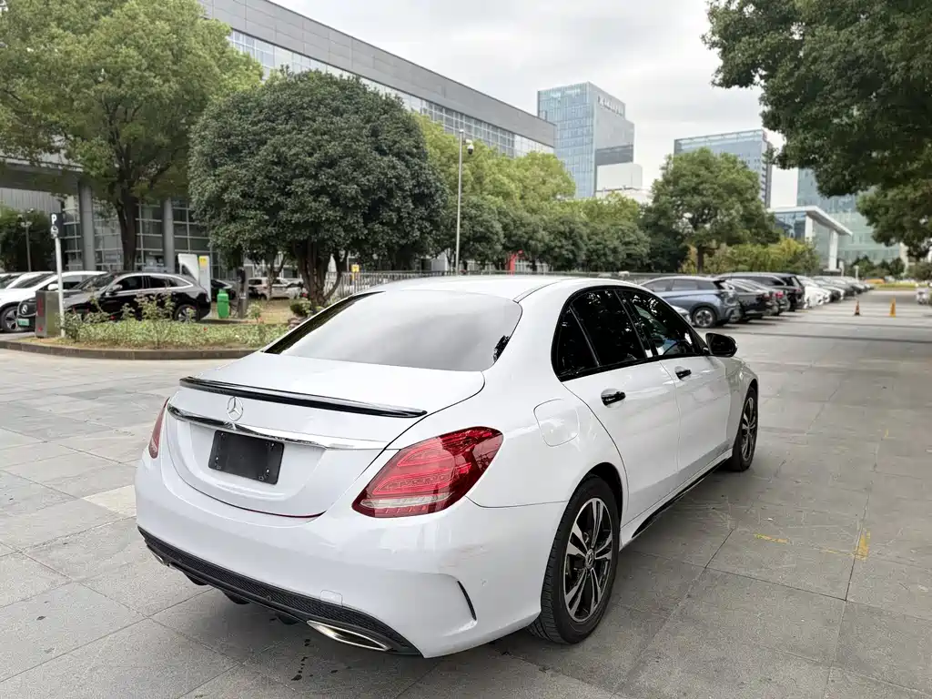 Mercedes-Benz C-Class — миниатюра 8