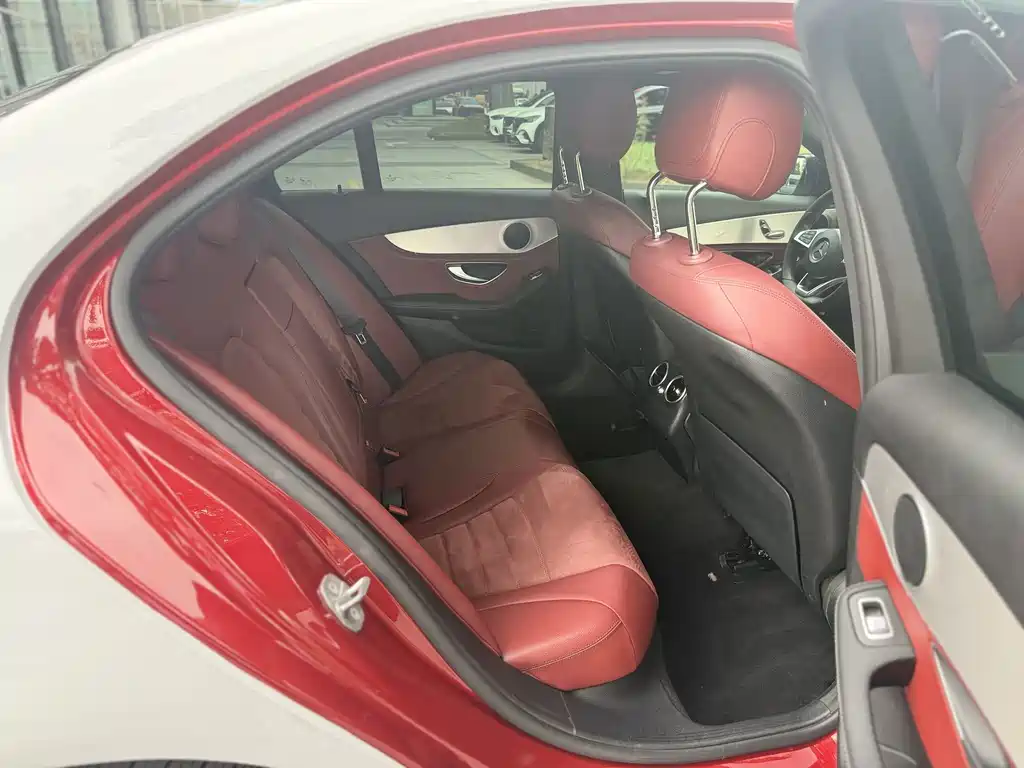 Mercedes-Benz C-Class — миниатюра 6