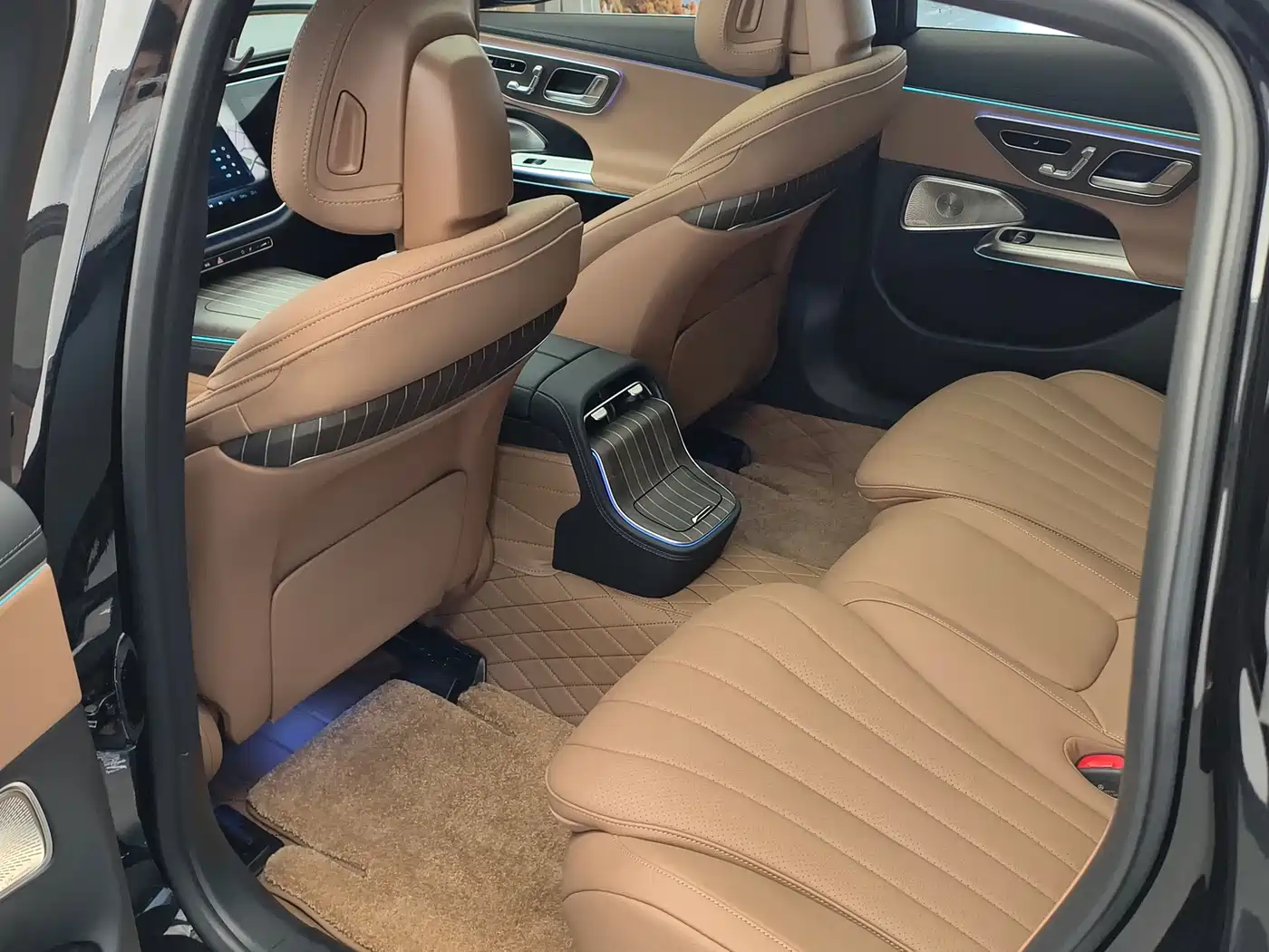 Mercedes-Benz E-Class 2024 Черный из Китая, фото 5