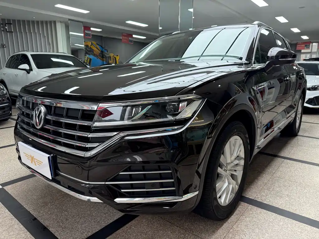 Купить Volkswagen Touareg