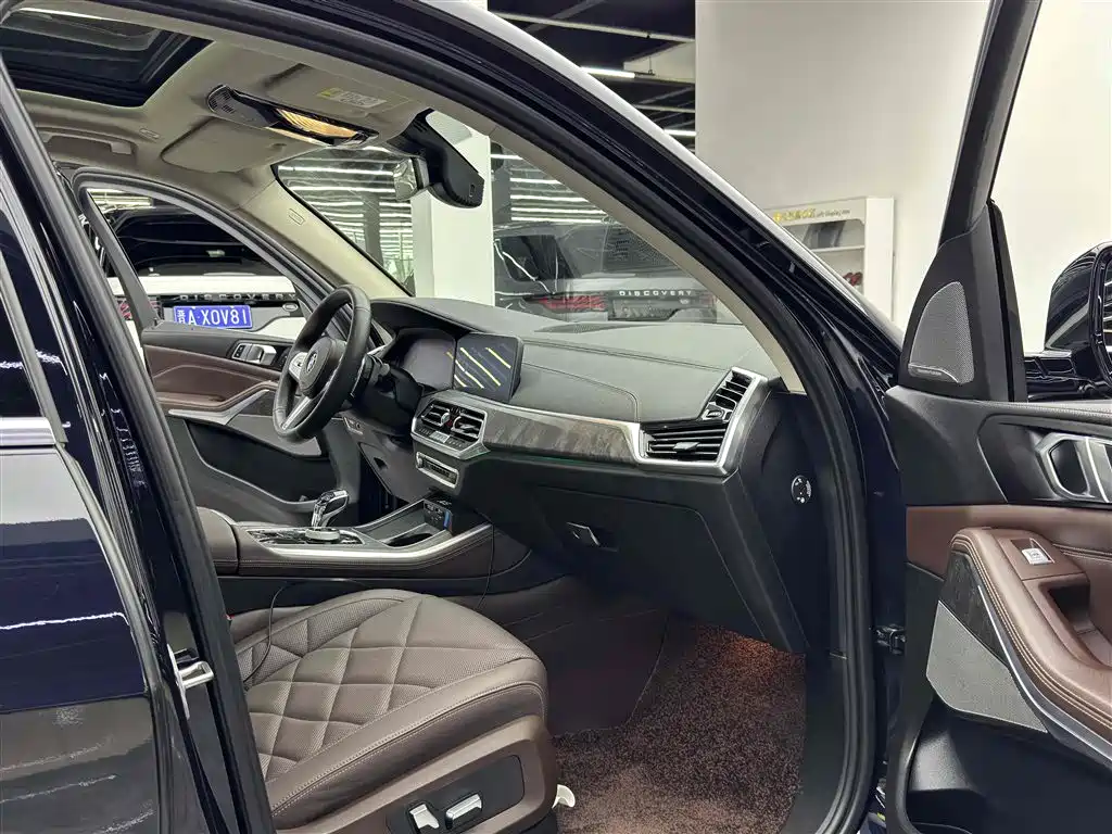 BMW X5 2022 xDrive 30Li Premium M Sport