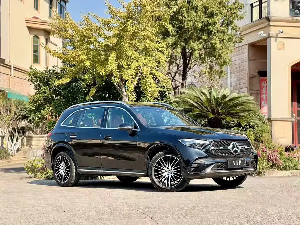 MERCEDES-BENZ GLC