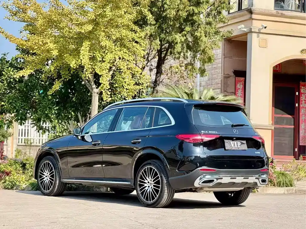MERCEDES-BENZ GLC