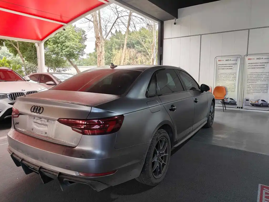 AUDI A4L