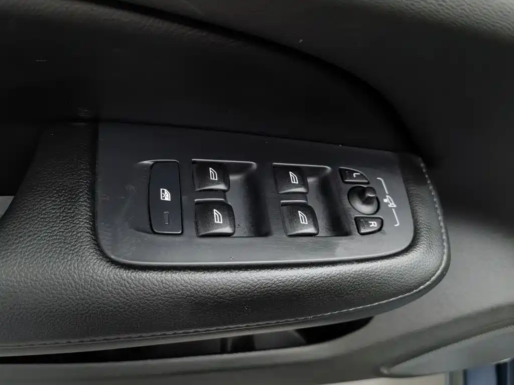 Volvo S60 — миниатюра 9