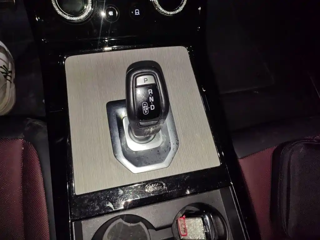 Land Rover Evoque PHEV — миниатюра 15