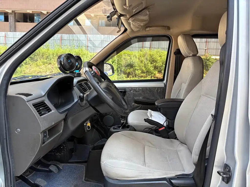 Wuling Rongguang S — миниатюра 7