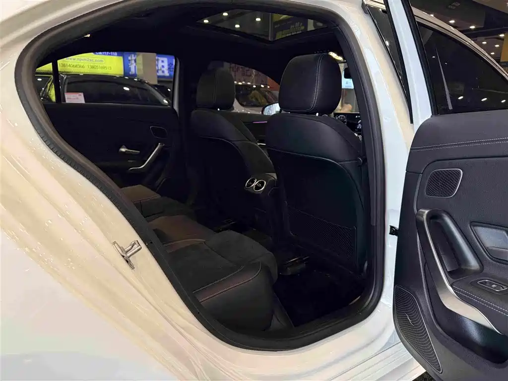 Mercedes-Benz A-Class — миниатюра 7