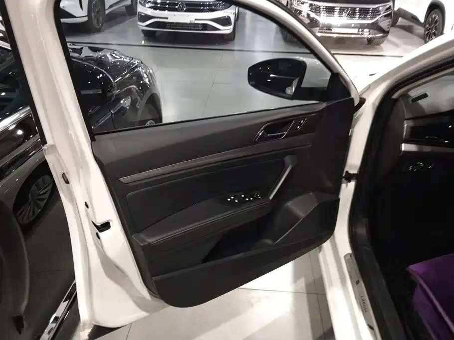 Volkswagen Lavida — миниатюра 7