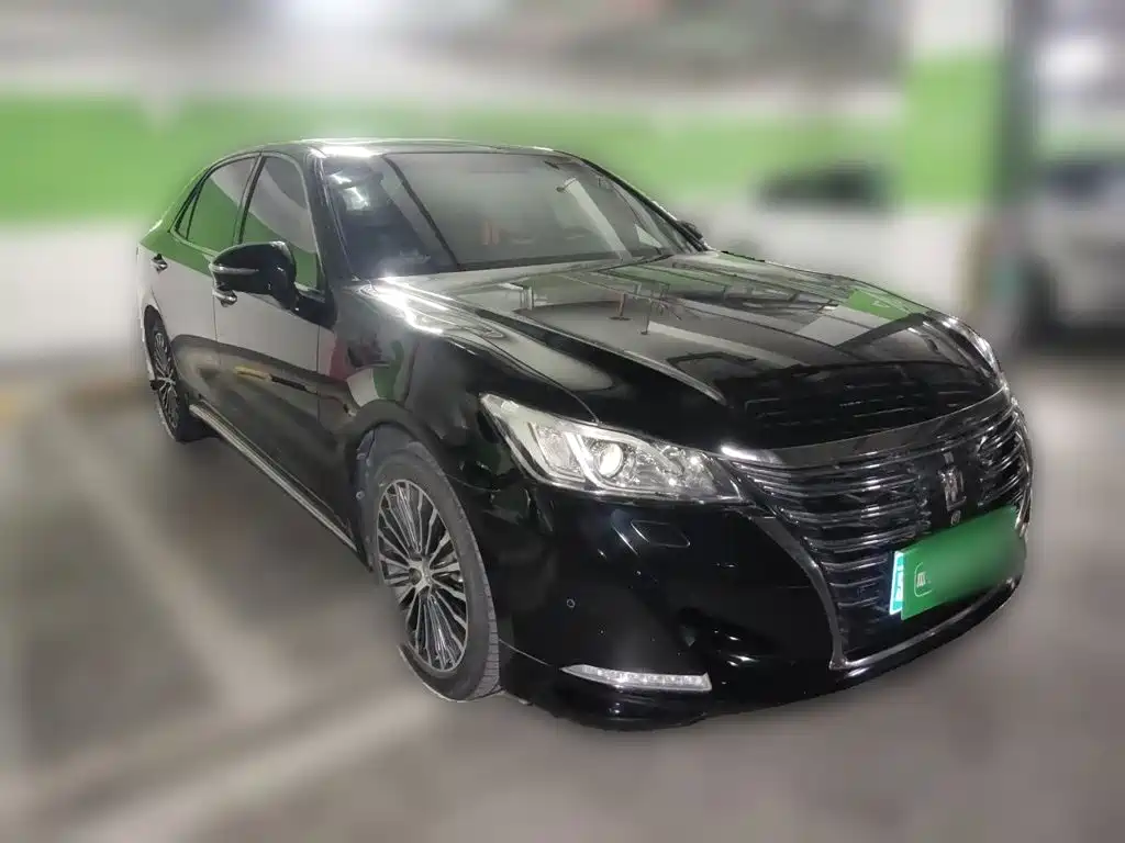 Toyota Crown — миниатюра 3