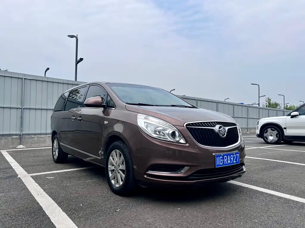 Buick GL8 — миниатюра 3