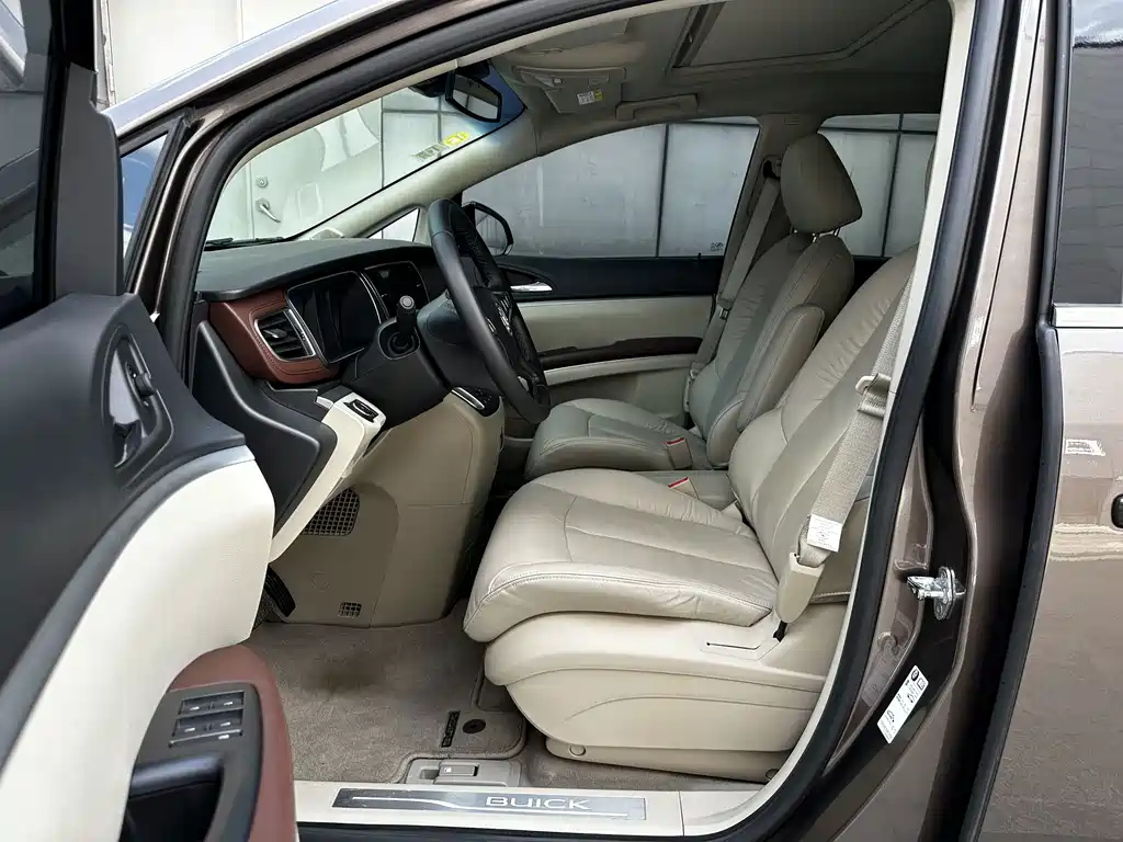 Buick GL8 — миниатюра 5