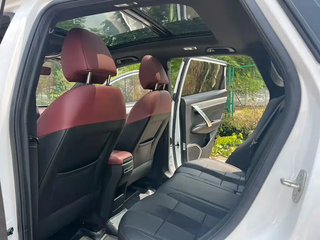 Geely Binyue — миниатюра 6
