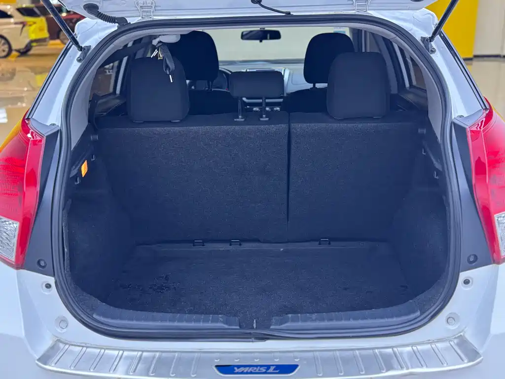 TOYOTA YARIS L ZHIXUAN