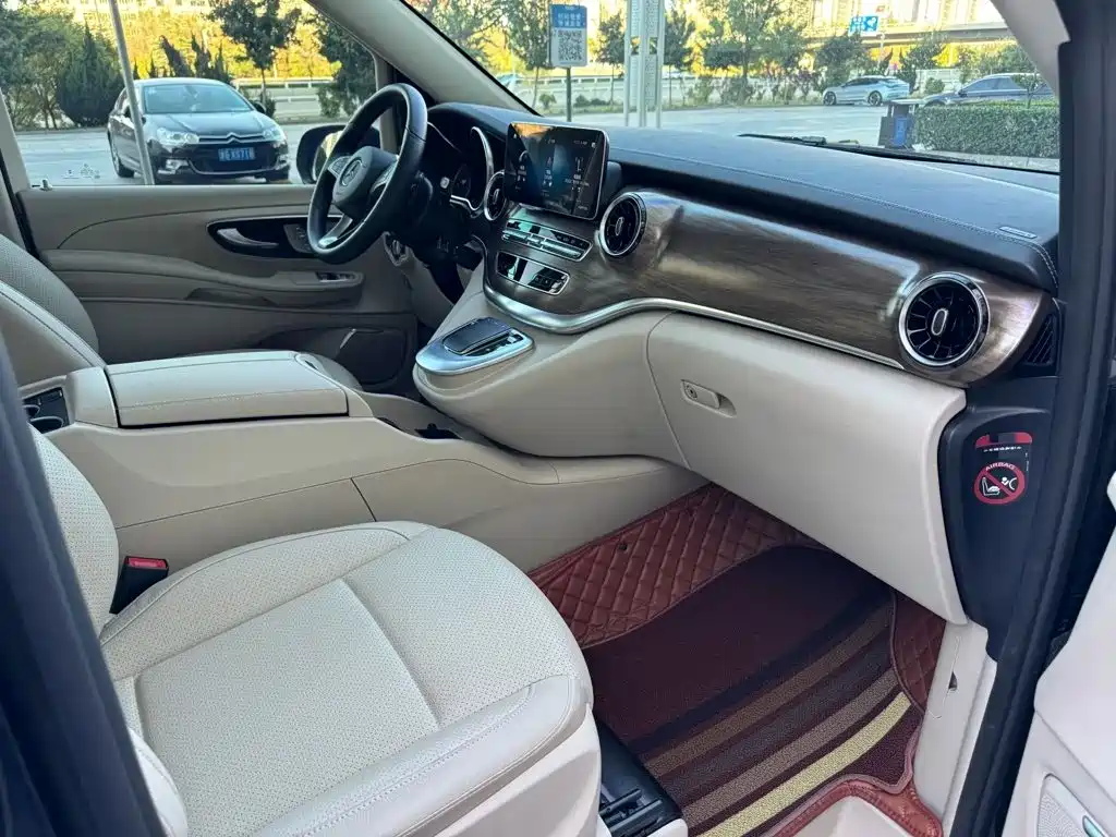 Mercedes-Benz V-Class 2022 — фото 4