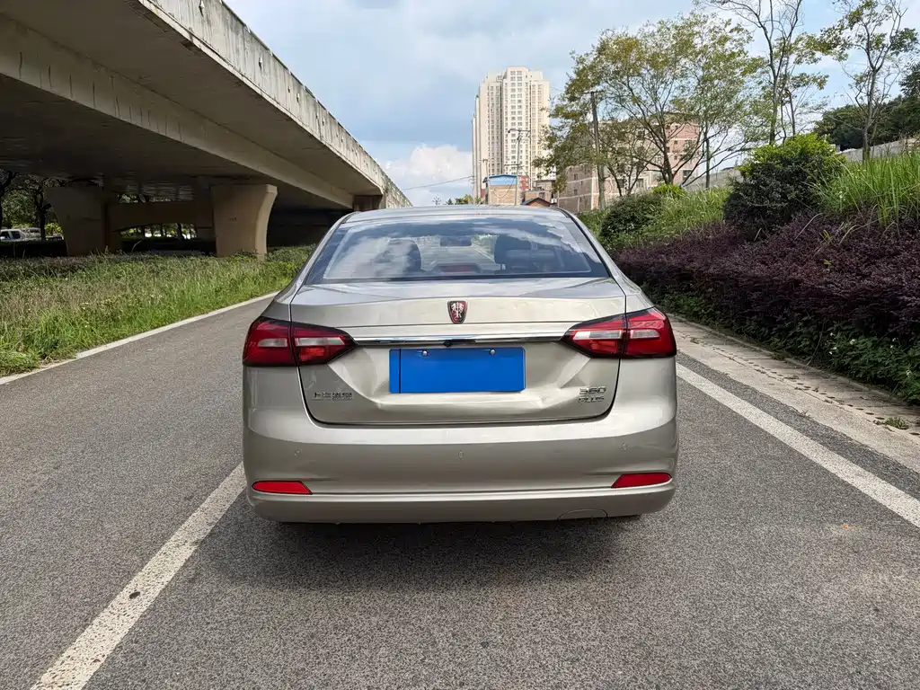 Roewe 360 — миниатюра 7