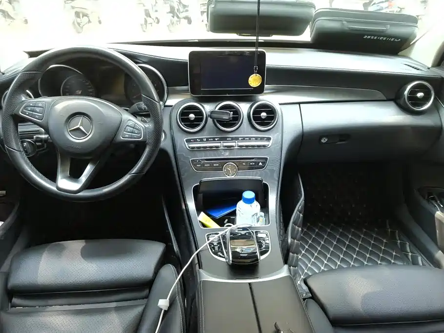 Mercedes-Benz C-Class — миниатюра 12