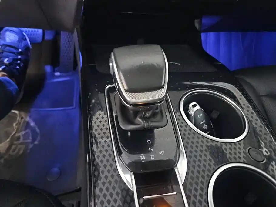 Hongqi Hongqi HS3 — миниатюра 16