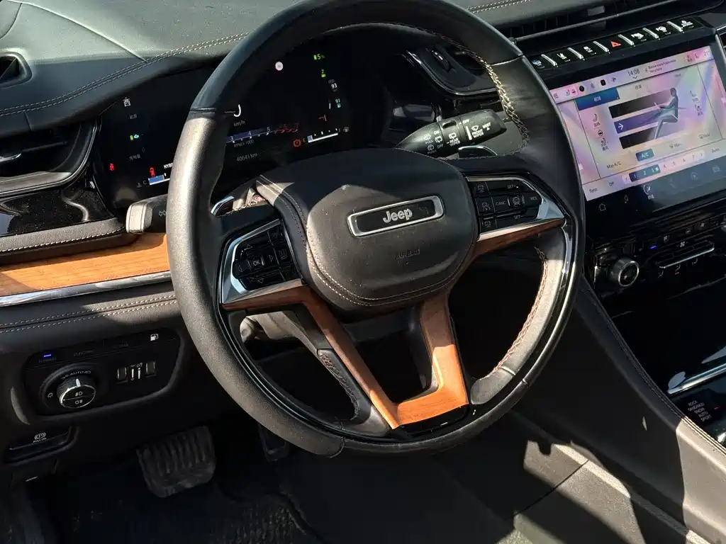 JEEP GRAND CHEROKEE 4XE