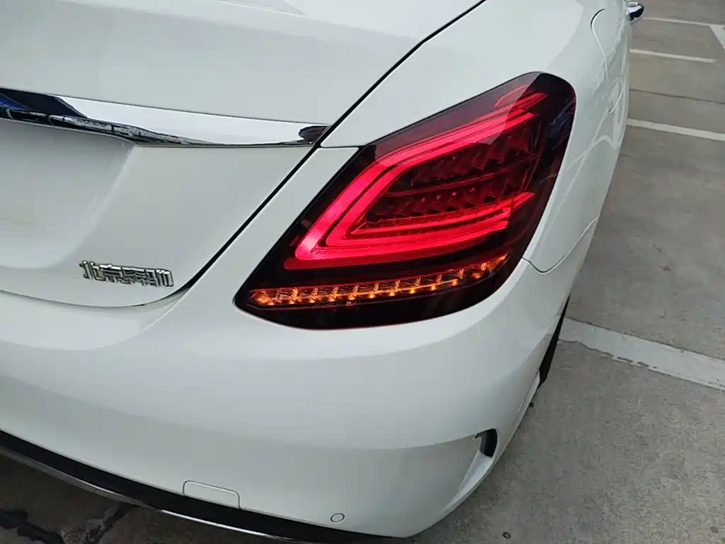 Mercedes-Benz C-Class — миниатюра 8