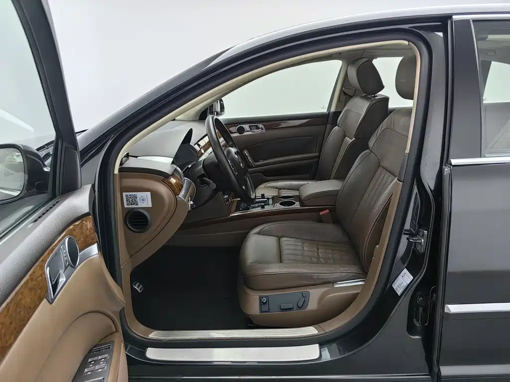 Volkswagen Phaeton — миниатюра 10