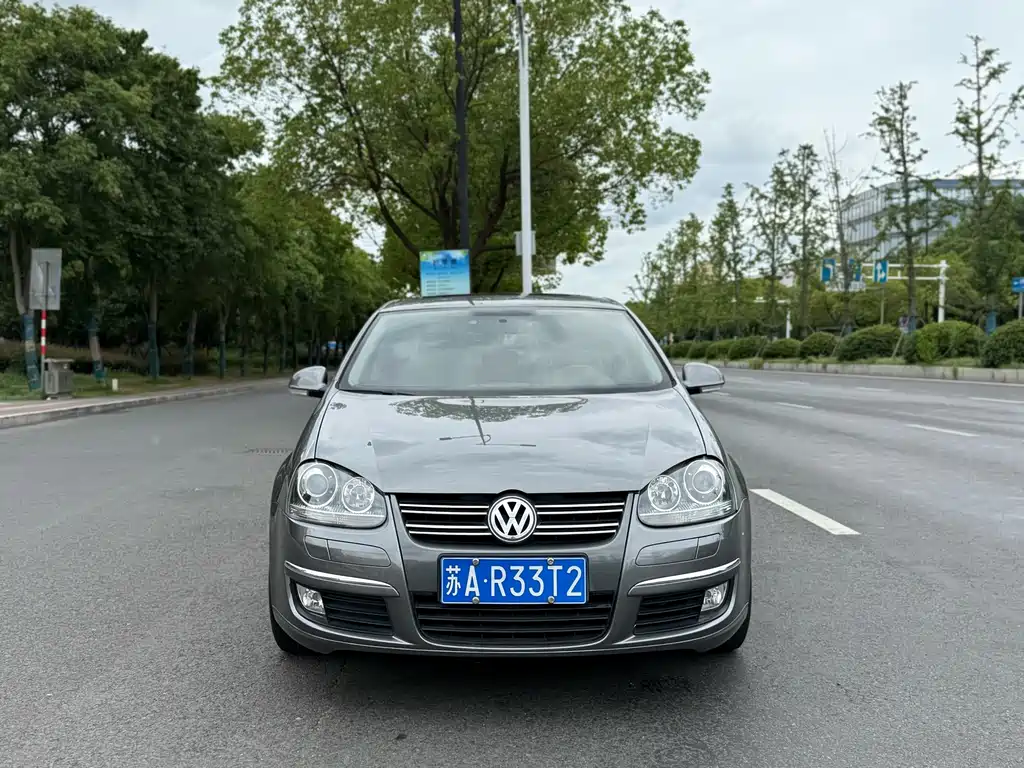 Volkswagen Sagitar 2011 1.6L AT Fashion