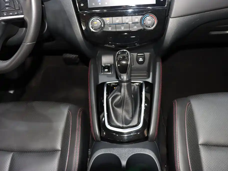 Nissan Qashqai — миниатюра 15