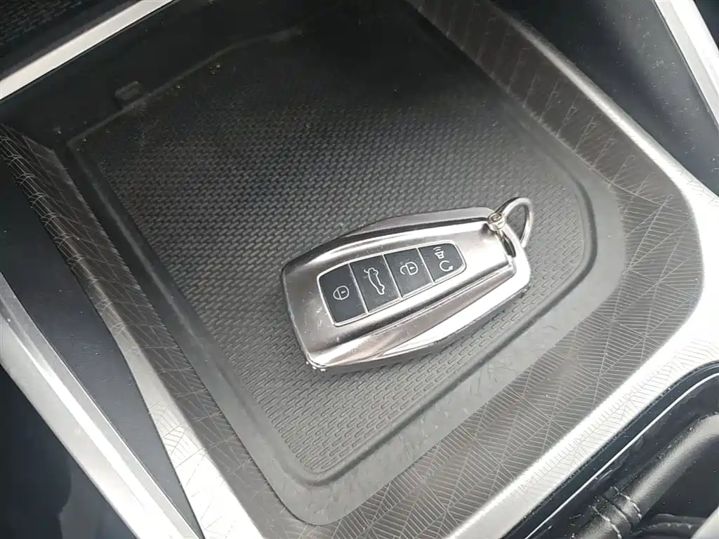 Geely Emgrand 2022 4 1.5L CVT Luxury