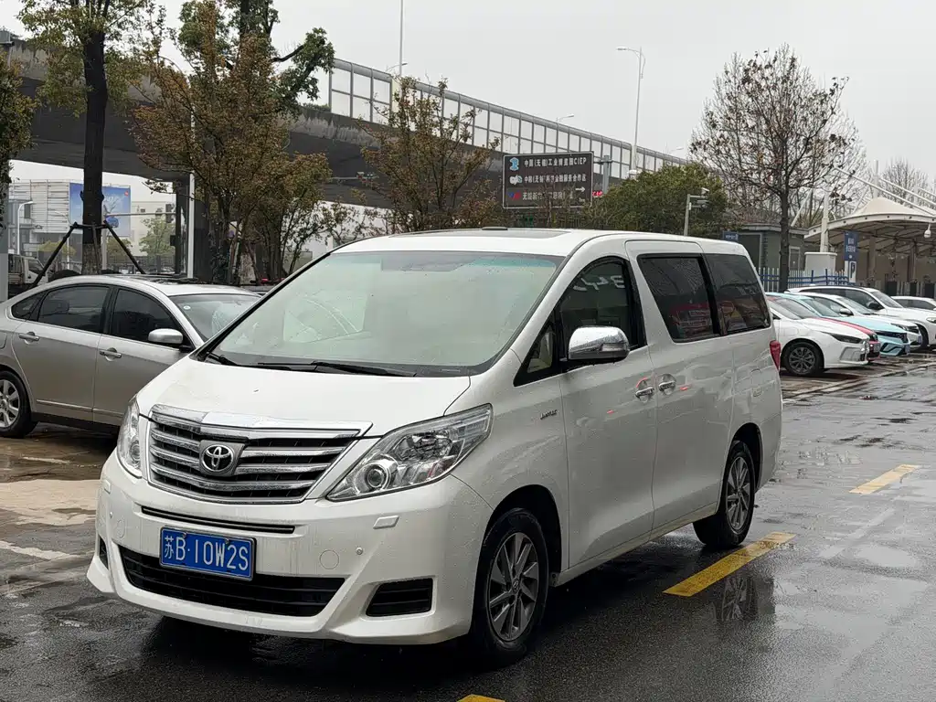 Toyota Alphard 2015