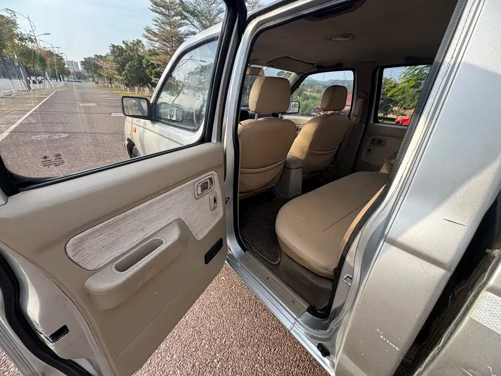 Dongfeng Rich — миниатюра 12