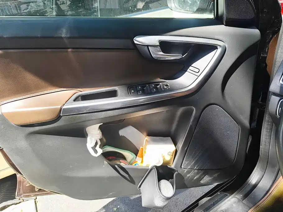 Volvo XC60 (Import) — миниатюра 7