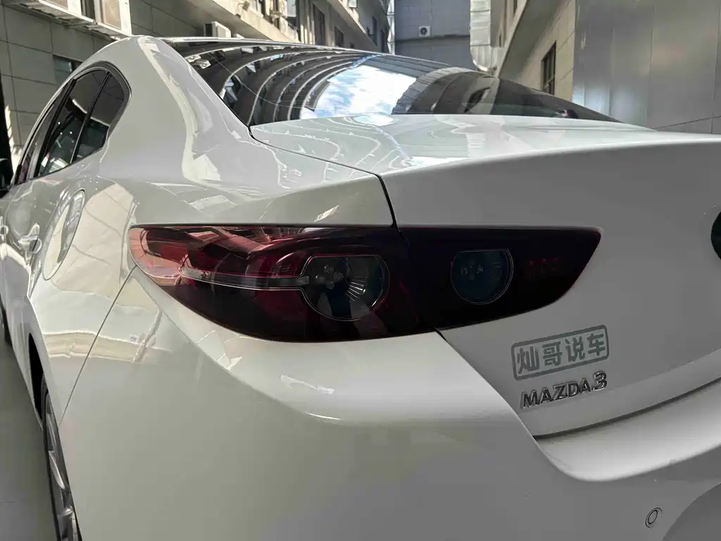 Mazda 3 Axela — миниатюра 4