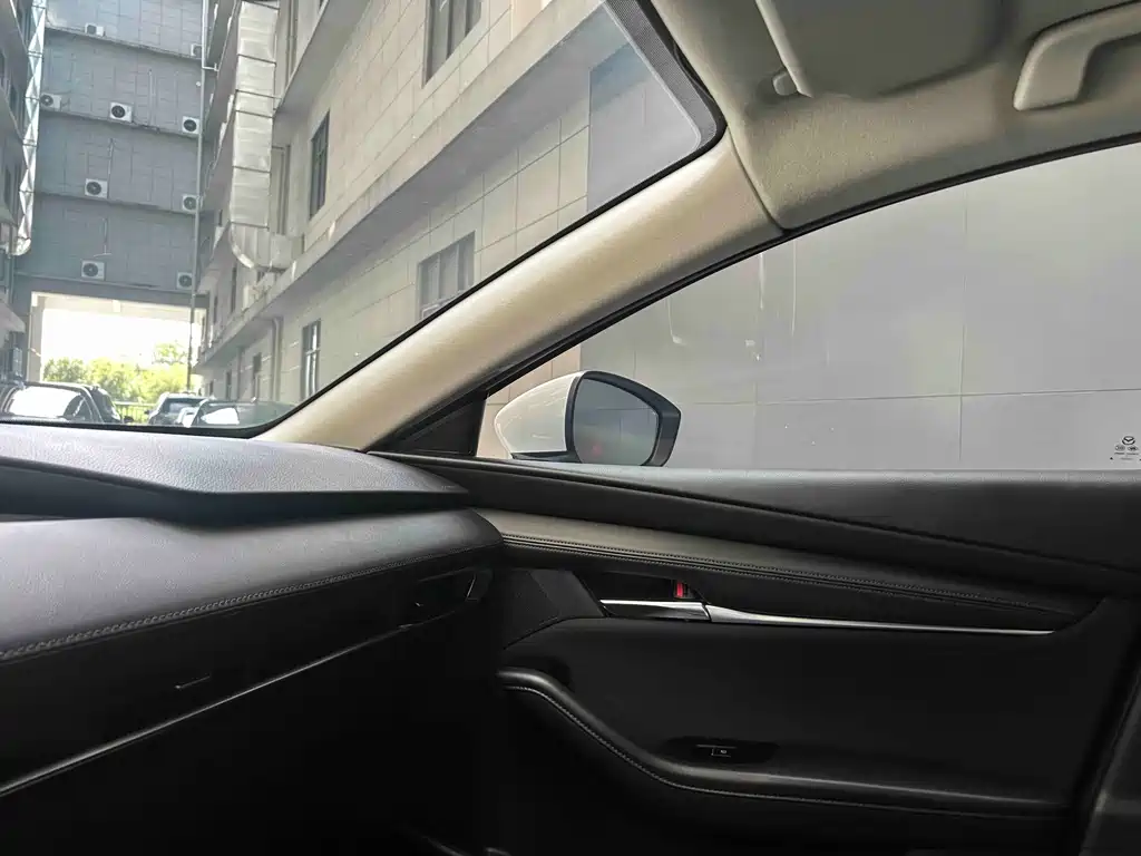 Mazda 3 Axela — миниатюра 15