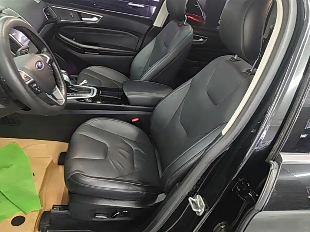 Ford Edge — миниатюра 15