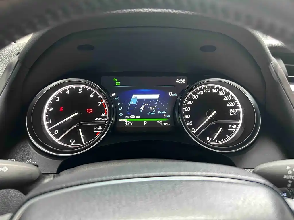 Toyota Camry — миниатюра 17