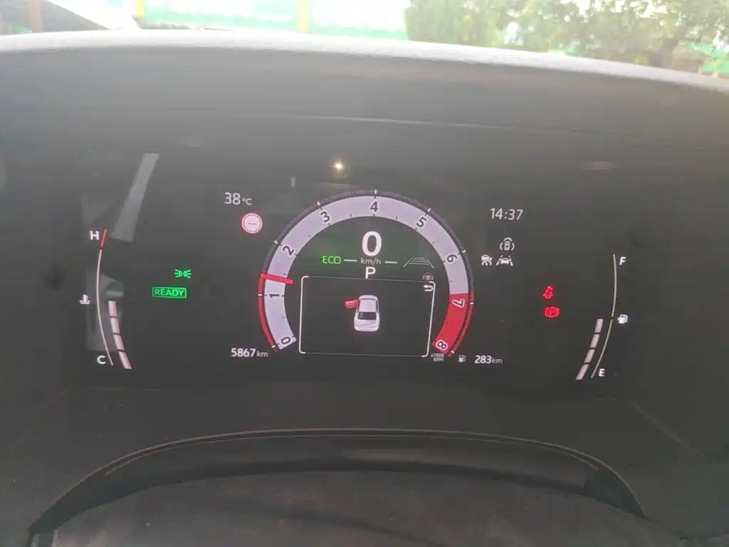 Toyota Camry — миниатюра 12