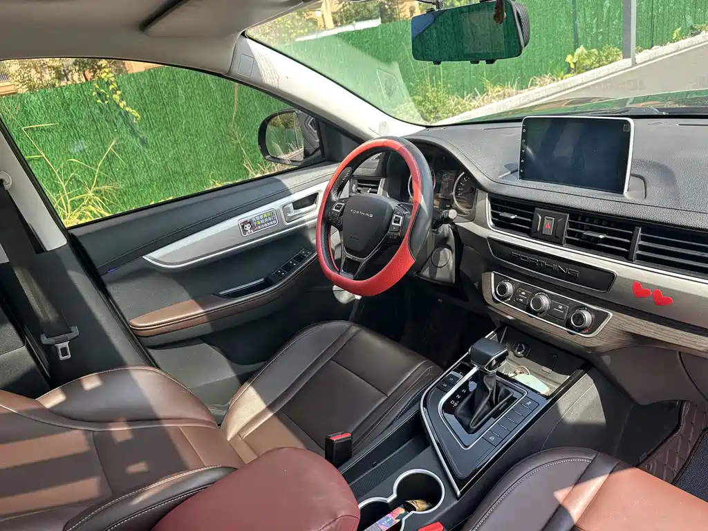 Forthing T5L Facelift 1.5T automatic flagship 7-seater, фото 11