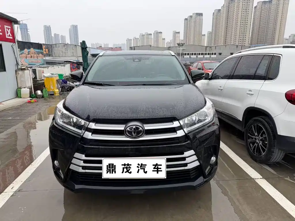 TOYOTA HIGHLANDER