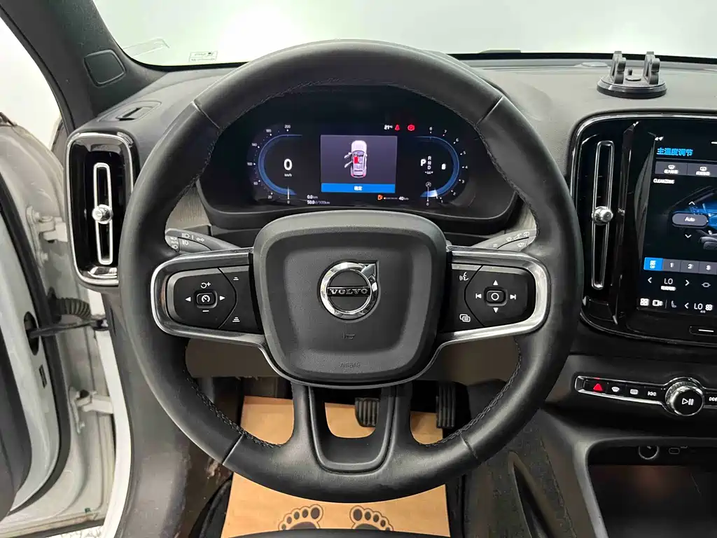 Volvo XC40 — миниатюра 8