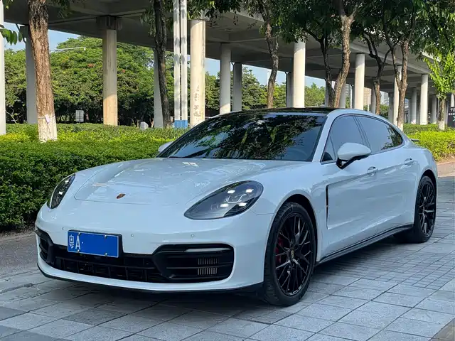 PORSCHE PANAMERA 2023