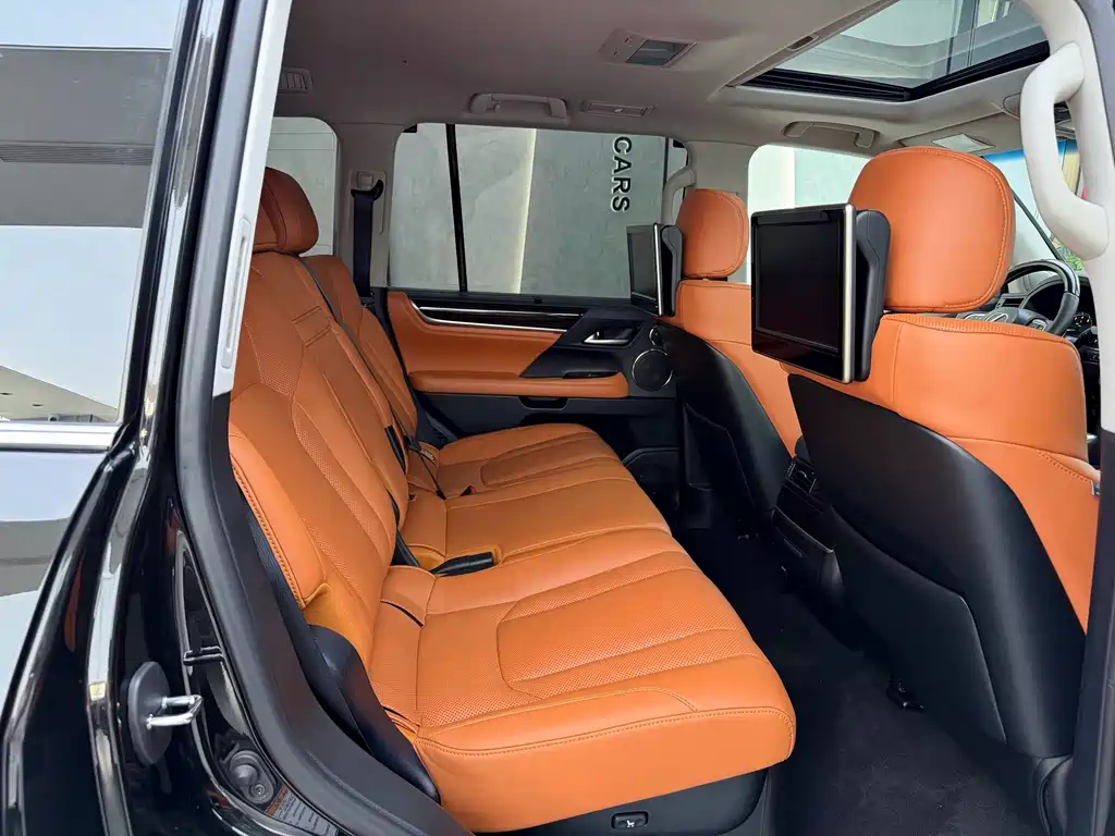Lexus LX — миниатюра 12