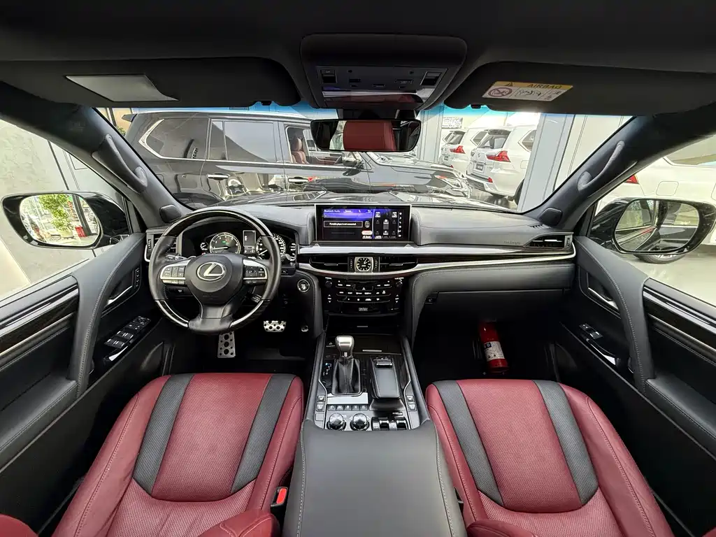 Lexus LX — миниатюра 4