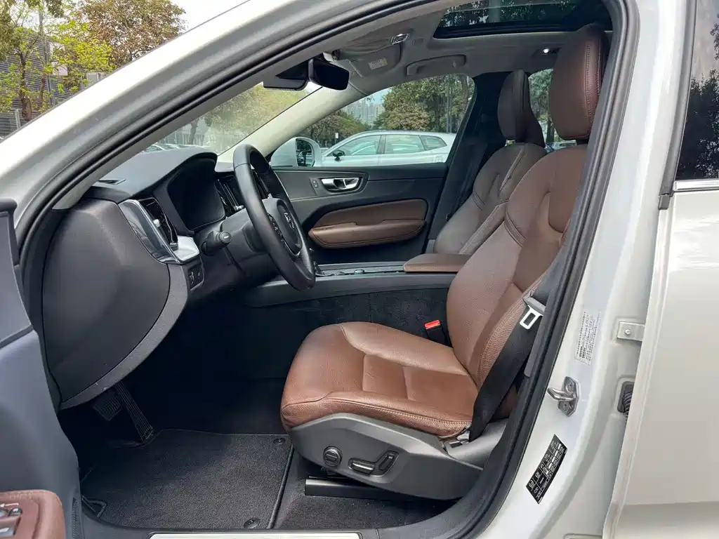 Volvo XC60 — миниатюра 5