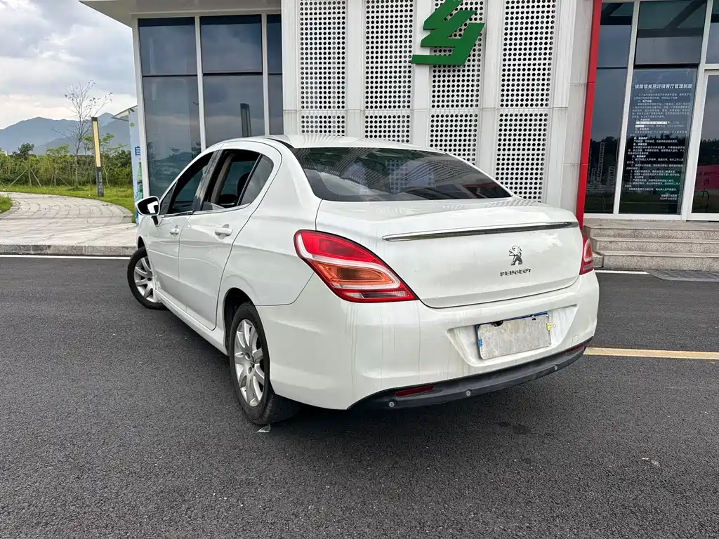 PEUGEOT  308