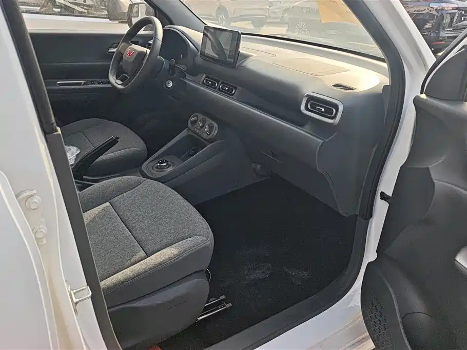 WULING WULING HONGGUANG NEW ENERGY