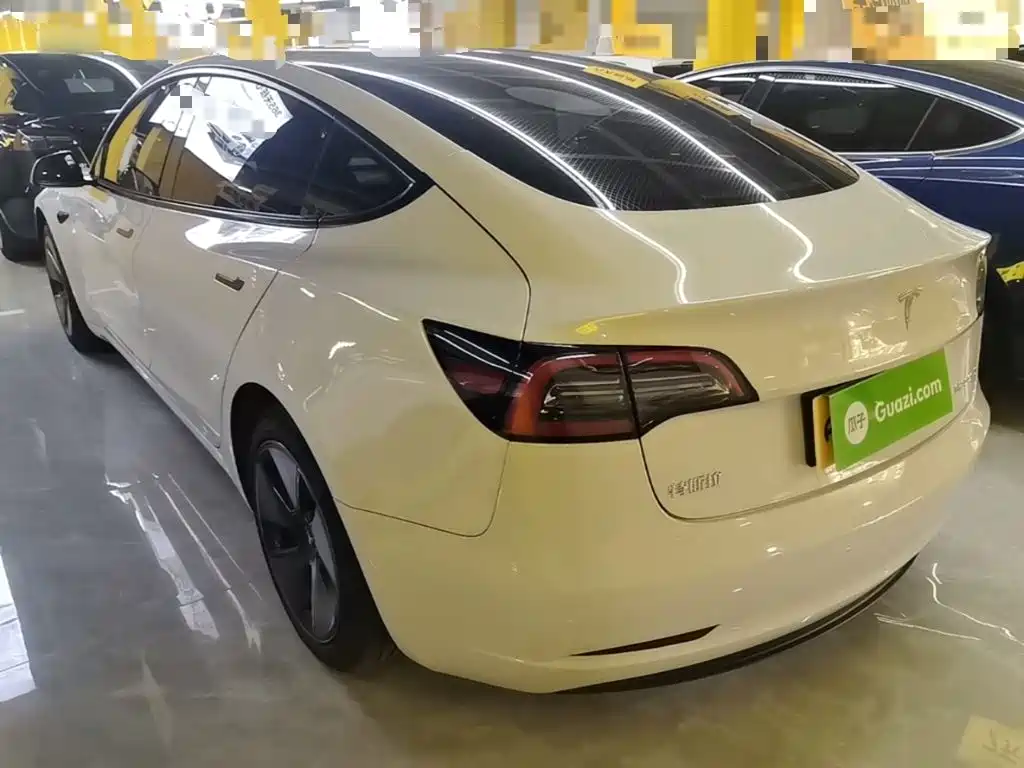 Tesla Model 3 — миниатюра 5