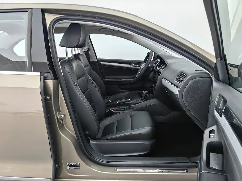 Volkswagen Sagitar — миниатюра 23