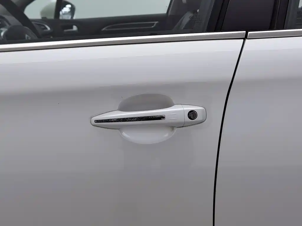 Citroen C4L — миниатюра 18