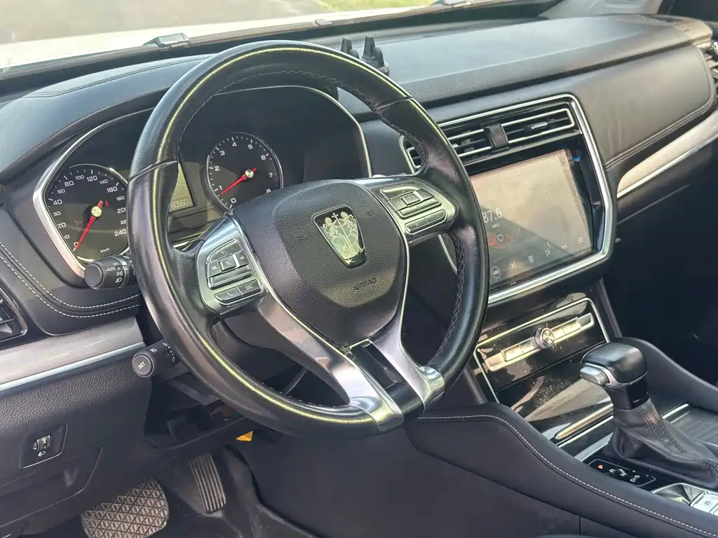 Roewe RX8 — миниатюра 5
