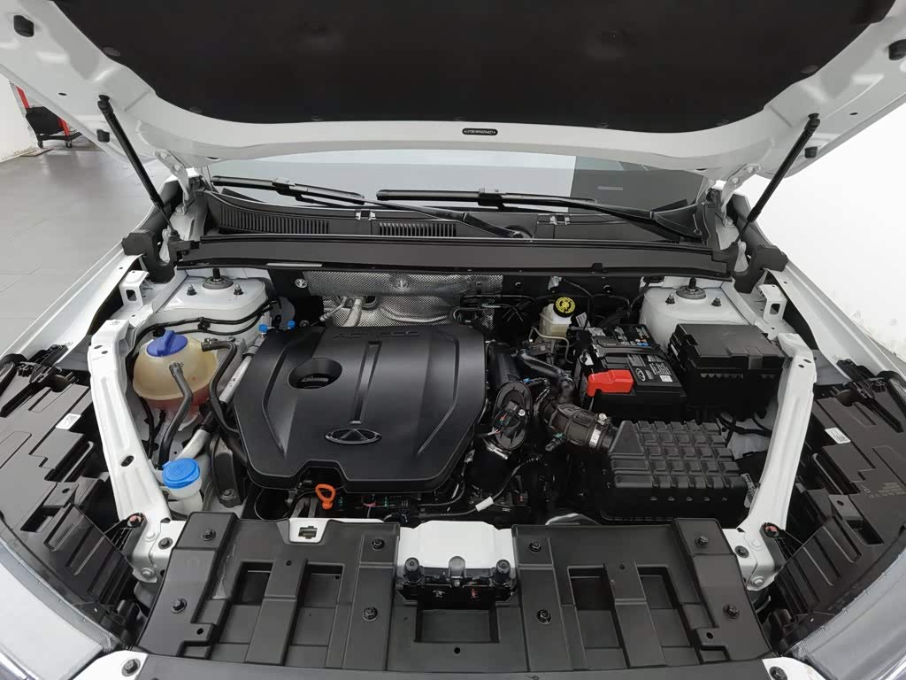 CHERY Tiggo 8 1.5 л 2025 г. Белый, пробег 14500 км